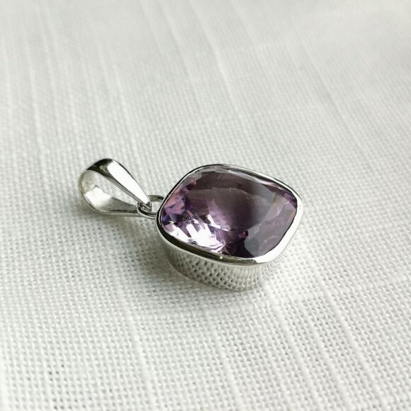 14ct Brazilian Amethyst in Sterling Silver pendant for necklace - Picture 3 of 9